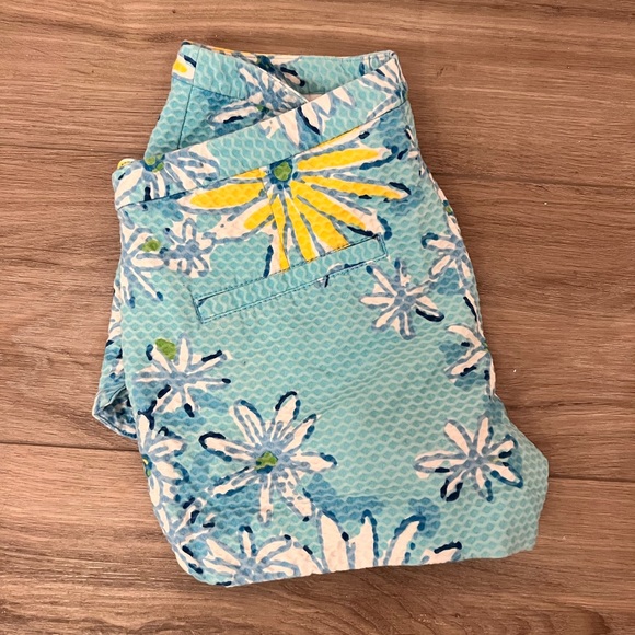 Lilly Pulitzer Blue Patterned Shorts - Picture 2 of 3